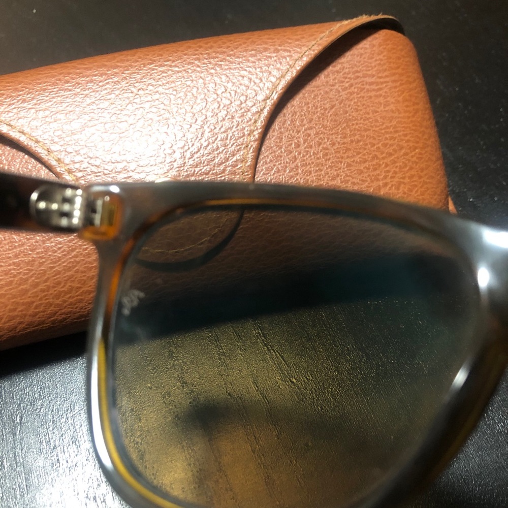 **SOLD OUT**Rayban tortoise polarised sunglasses - Picture 7 of 7
